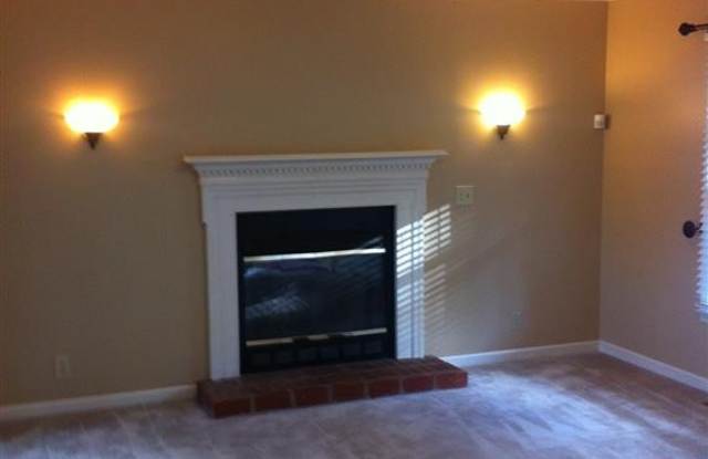 5428 Village Way Gallery 2