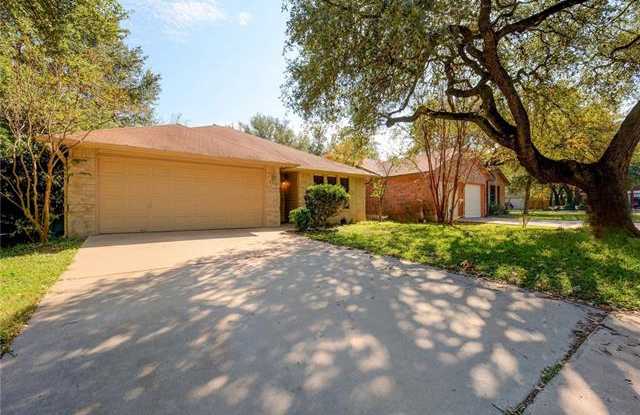 805 Shade Tree DR Gallery 3