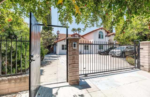 8137 Geyser Ave photos photos