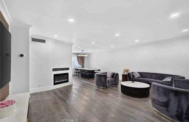 9529 Via Salerno Gallery 4