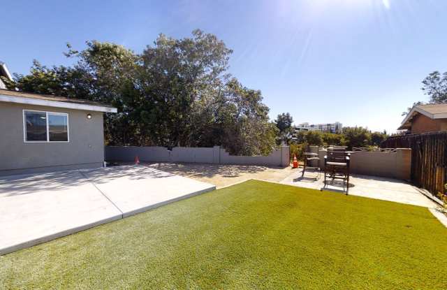 7BD/3BA, Big Driveway!! Gallery 4