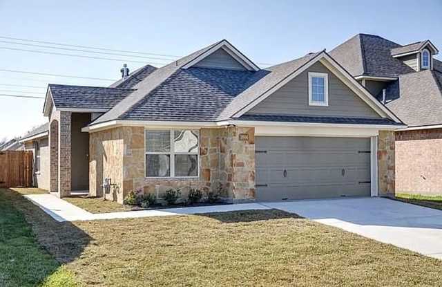 3 bed 2 bath house in Enclave At Westfield Village photos photos