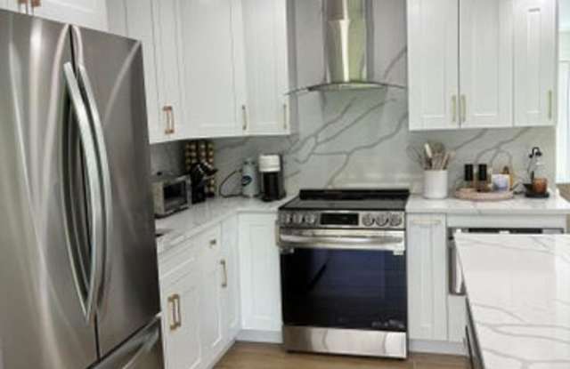 413 Gulf Road, North Palm Beach, FL 33408 - 4828 Gallery 1