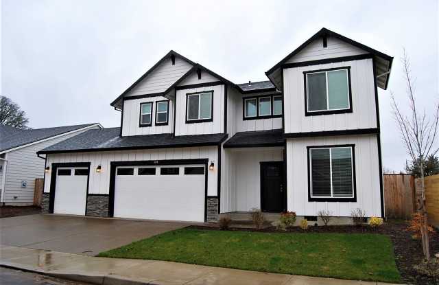 4 Bedroom 2.5 Bath Home Carlton OR - 309 South 7th Street, Carlton, OR 97111