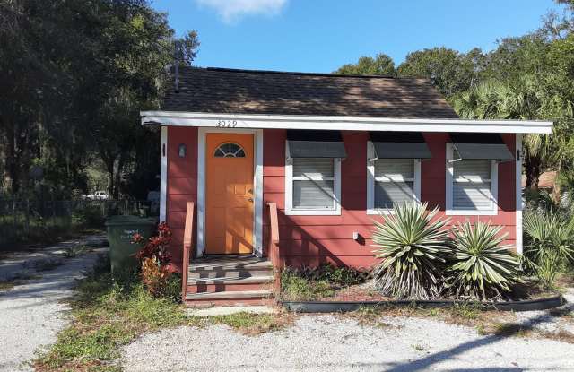Annual unfurnished 2/1 SFH near Ringling College photos photos