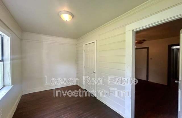 3407 Lillian Street Gallery 3