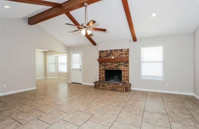 1517 Willow Park Drive Gallery 4