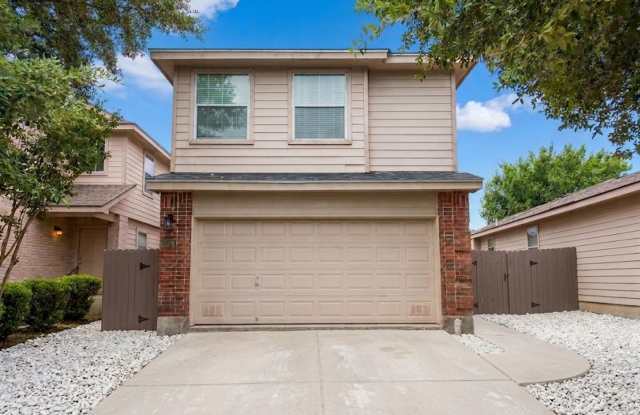 Beautiful home in the desirable Gardens at Woodlake community! Gallery 1