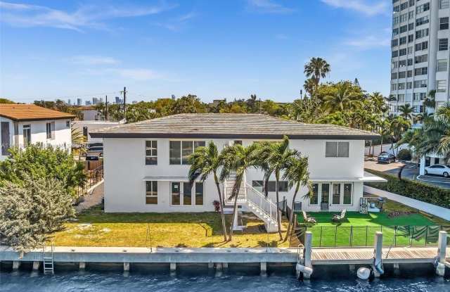 11900 N Bayshore Dr photos photos