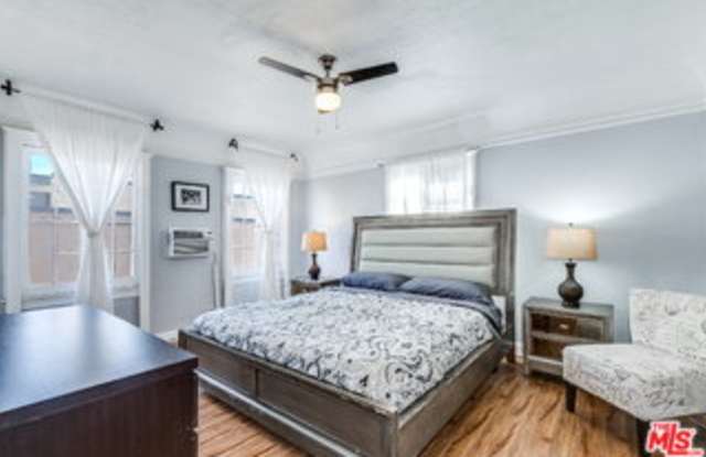 139 Rexford Drive Gallery 1