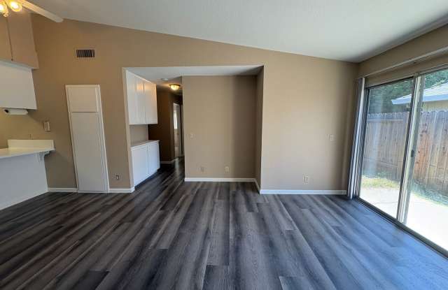 5056 Connecticut Dr - Sacramento 95841 Gallery 3