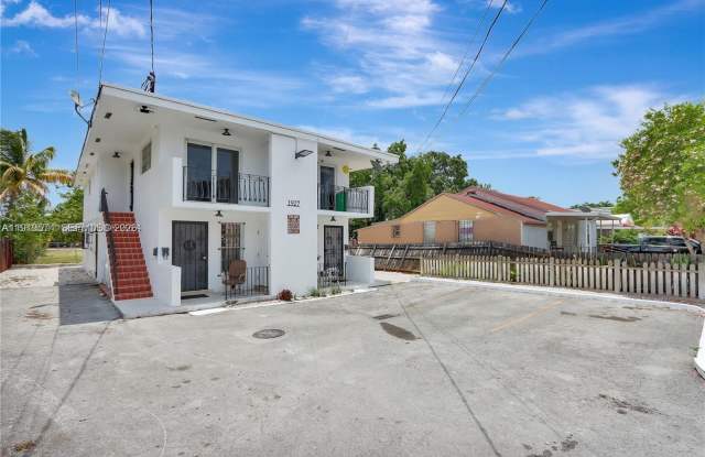 1927 NW 20th Ave photos photos