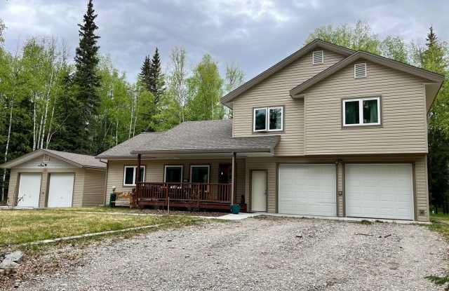 Beautiful, energy efficient and dog friendly home for rent - 3556 Erin Drive, Badger, AK 99705