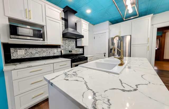 517 1st Avenue West Gallery 2