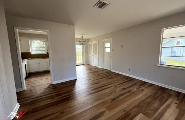 5645 Knollcrest Drive Gallery 4