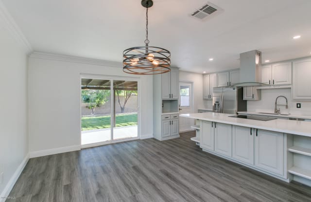 8419 E RANCHO VISTA Drive - 8419 East Rancho Vista Drive, Scottsdale, AZ 85251