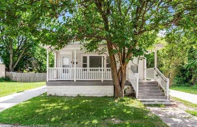 35743 E Michigan Avenue Gallery 2