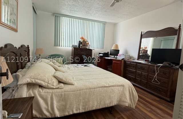 2811 Somerset Dr Gallery 4