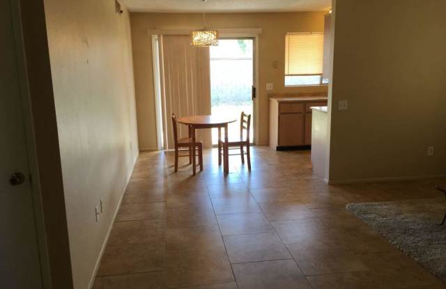 1941 E GRANDVIEW Drive Gallery 3