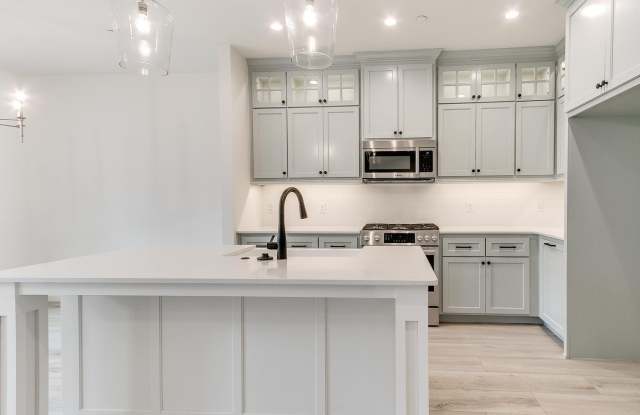 Luxury, Zero Maintenance Living Edmond Townhome photos photos