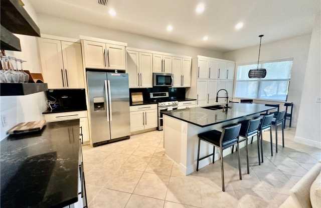 12454 Kentwood Avenue photos photos