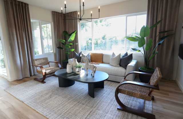 Gated Community / Pet Friendly / Newly Built - in Central Phoenix photos photos