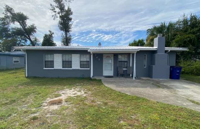 707 Satsuma Ave photos photos