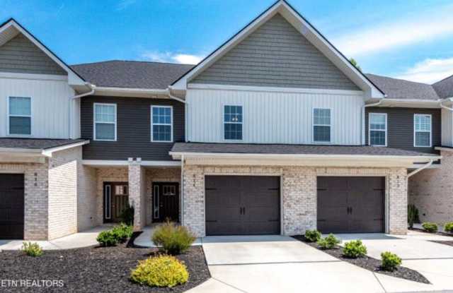 814 McCammon Avenue - 814 McCammon Avenue, Alcoa, TN 37701