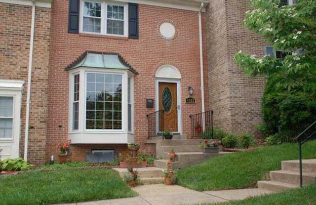 4522 MAXFIELD DRIVE - 4522 Maxfield Drive, Annandale, VA 22003