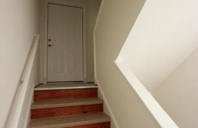 1901 N QUEBEC Street N Gallery 2