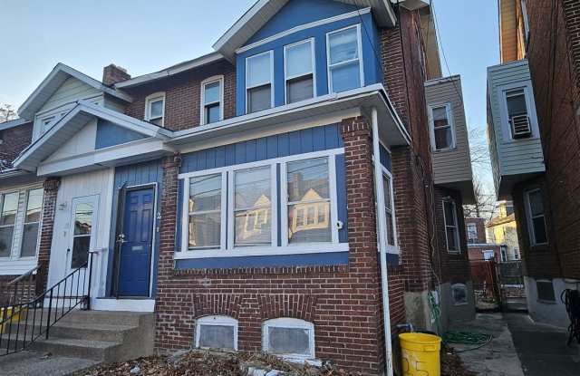 Large house with a nice layout welcome Home photos photos