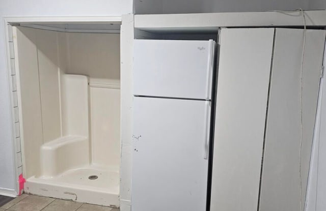 STUDIO APARTMENT NEAR DOWNTOWN! Gallery 4