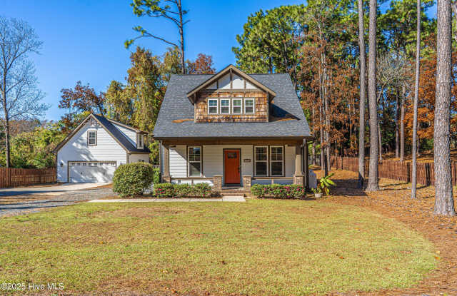 570 Clark Street - 570 Clark Street, Southern Pines, NC 28387
