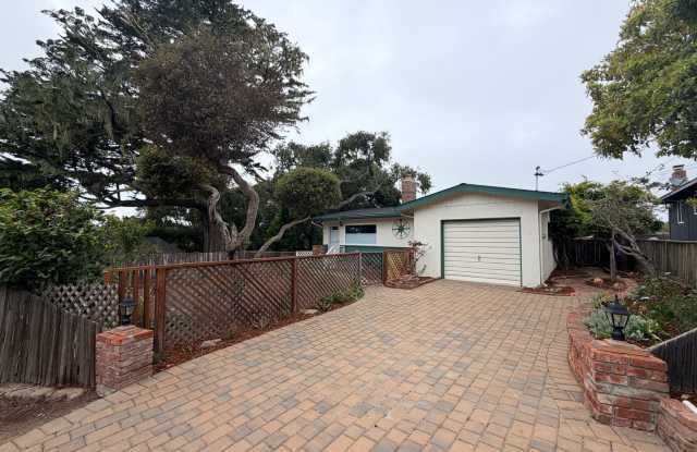 Conveniently Located in Pacific Grove – Lovely 2 Bedroom, 2 Bathroom Cottage-Style Home Gallery 3