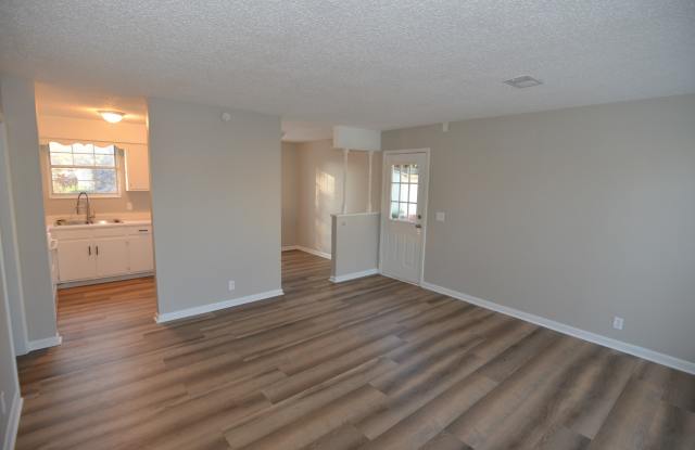 105 Grenadier Dr Gallery 2