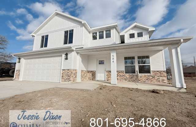 584 W Harrisville Rd Gallery 1