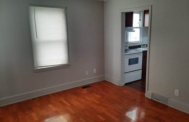 CUTE 2 BEDROOM FOR LEASE IN MADISON HEIGHTS Gallery 4