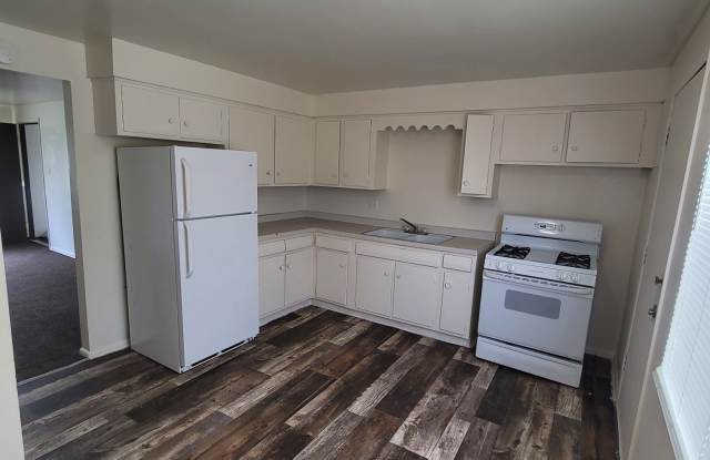 7900 West Bender Avenue - 4 photos photos 7900 West Bender Avenue - 4 photos photos