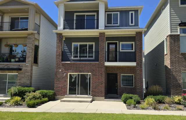 44 S Rio Grand Ave - 44 South Rio Grand Avenue, Farmington, UT 84025