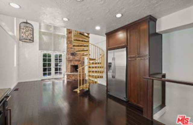 1665 North Beverly Glen Boulevard Gallery 4