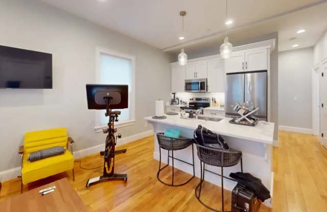 3305 Washington St. photos photos