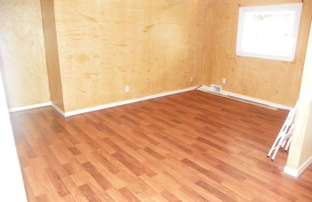 3112 Axtell St. Gallery 4