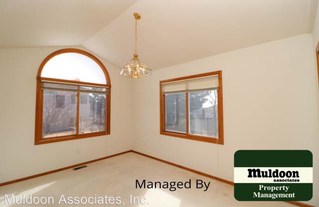 218 Luxury Lane Gallery 2