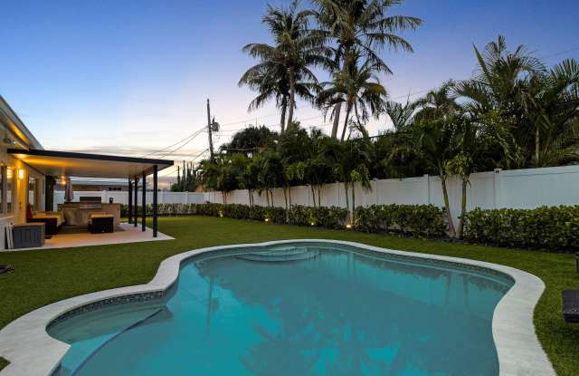 2862 NE 35th Court photos photos