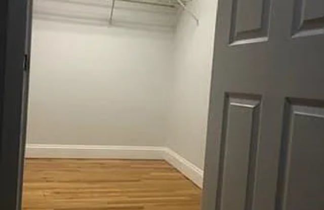 10 Blackwood St Gallery 2