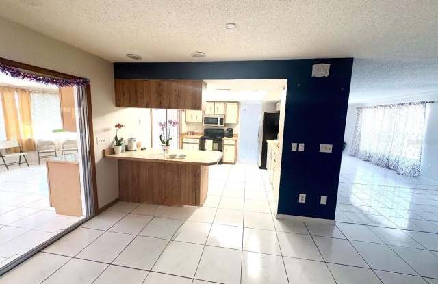 13 FLARESTONE Court Gallery 3