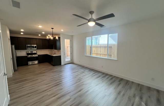 <b>Newer Three Bedroom Home in S. Reno<br><Br> Gallery 3