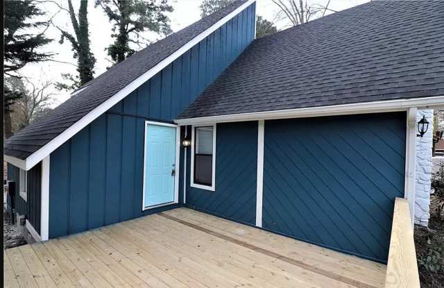 5733 Waterwood ~ Waters Edge Gallery 1