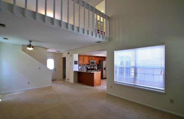 2182 S Victor St Unit D Gallery 3