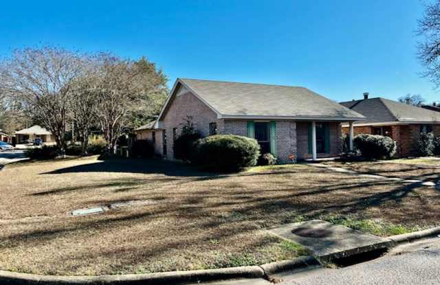 3/2 - Corner Lot - Brick, Fenced - 1819 Young Farm Road, Montgomery, AL 36106